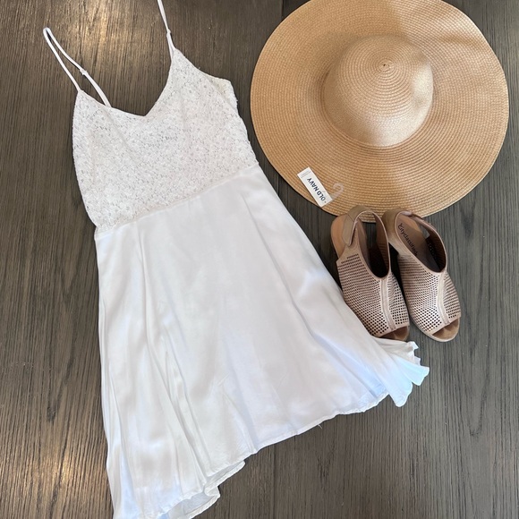 🔥White Dress🔥 - Picture 2 of 6